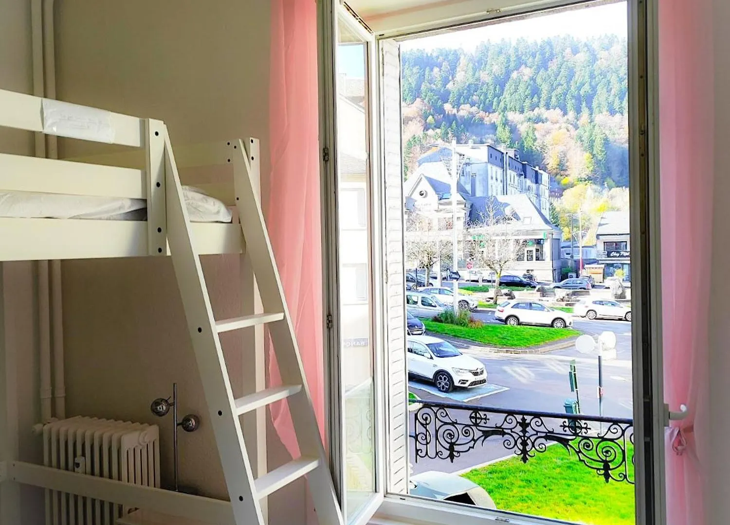 Le Beau Site Appartement Chaleureux Et Lumineux Tout A Pieds Mont-Dore Apartment